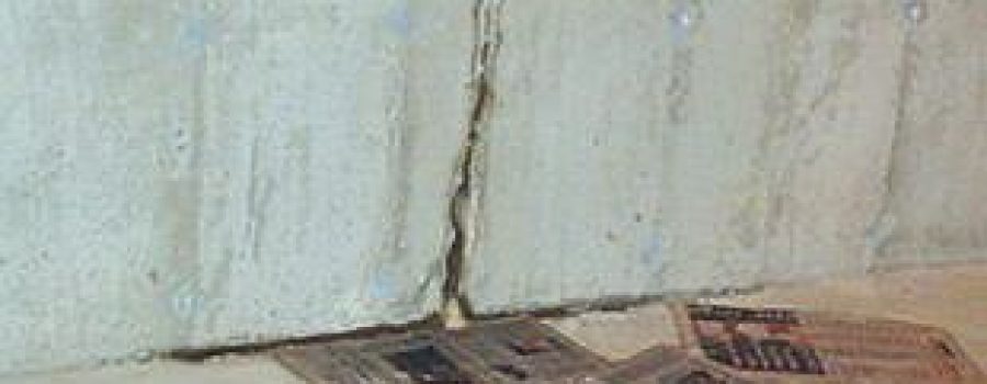 01thm-basement-wall-crack-leaking